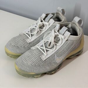 Nike Air VaporMax 2021 Flyknit in the "White/Pure Platinum" Size 6.5 US Women